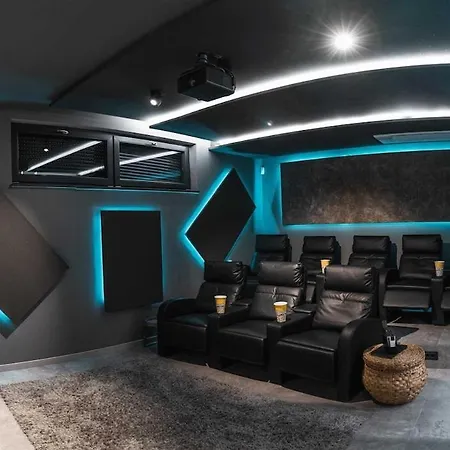 Vacay Vie With Cinema And *